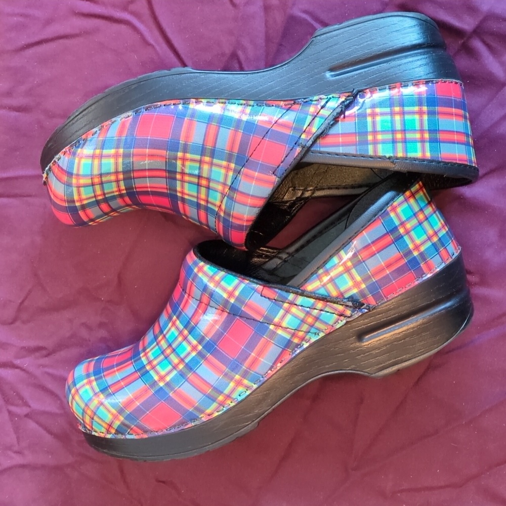 ⭐💥 Women's Dansko clogs size 37 plaid in good condition⭐💥 - Picture 6 of 10